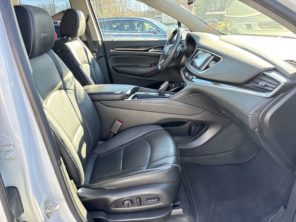 Certified 2019 Buick Enclave Avenir w/ Avenir Technology Package image 32