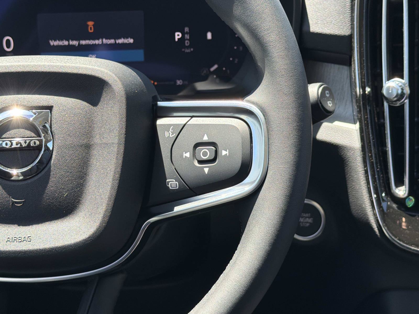 New 2026 Volvo XC40 B5 Ultra AWD/4WD image 9