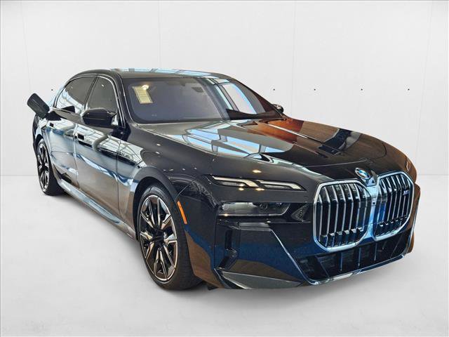 Used 2025 BMW i7 M70 image 3