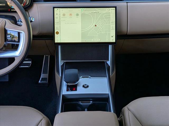 New 2025 Land Rover Range Rover Long Wheelbase SE image 11