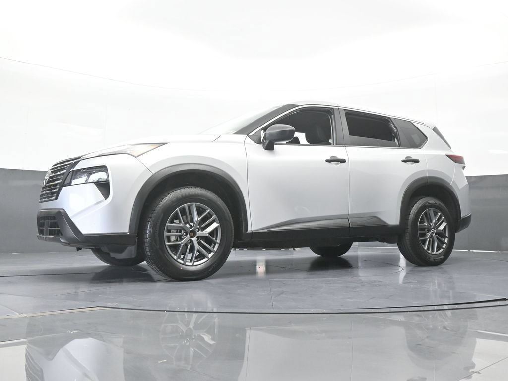 Used 2024 Nissan Rogue S FWD image 49