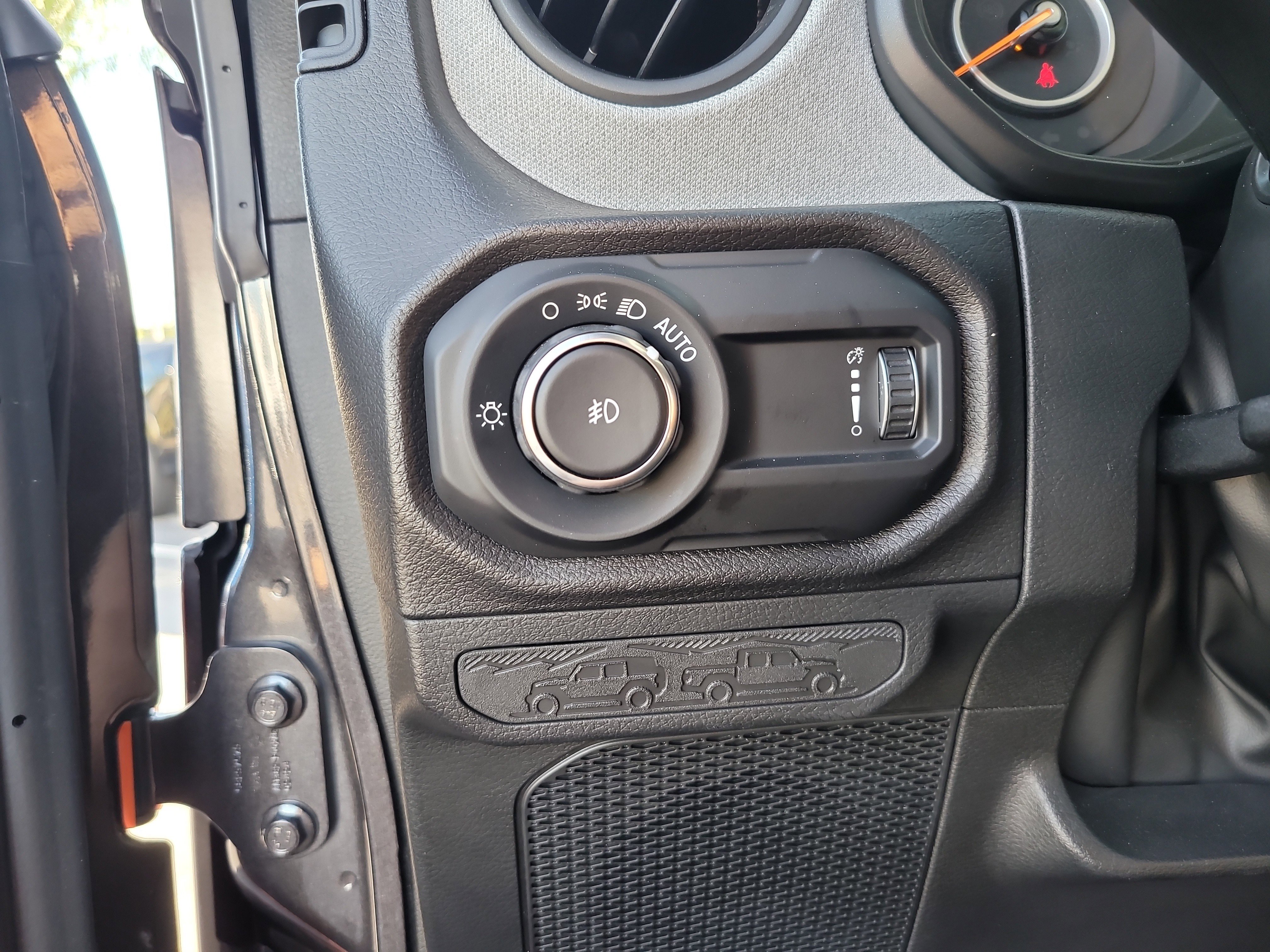 Used 2025 Jeep Wrangler Sport S image 30