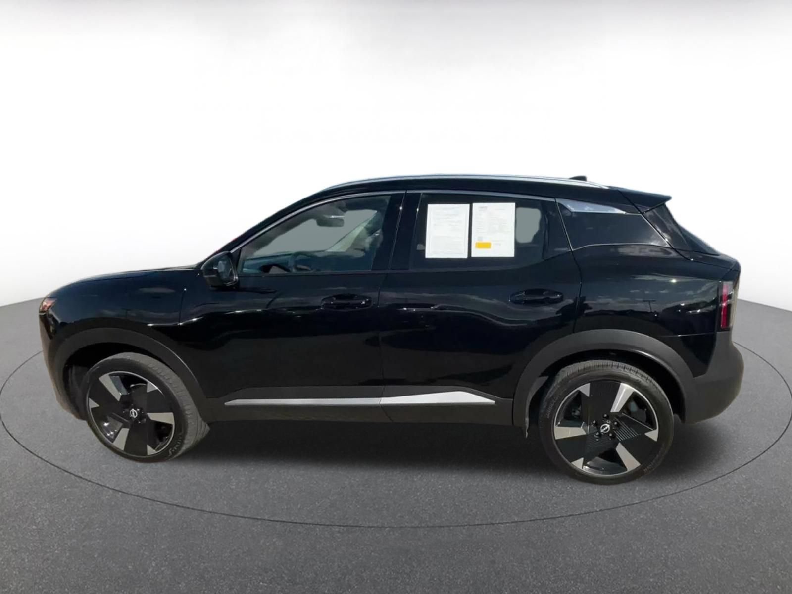 Used 2026 Nissan Kicks SR AWD/4WD image 8