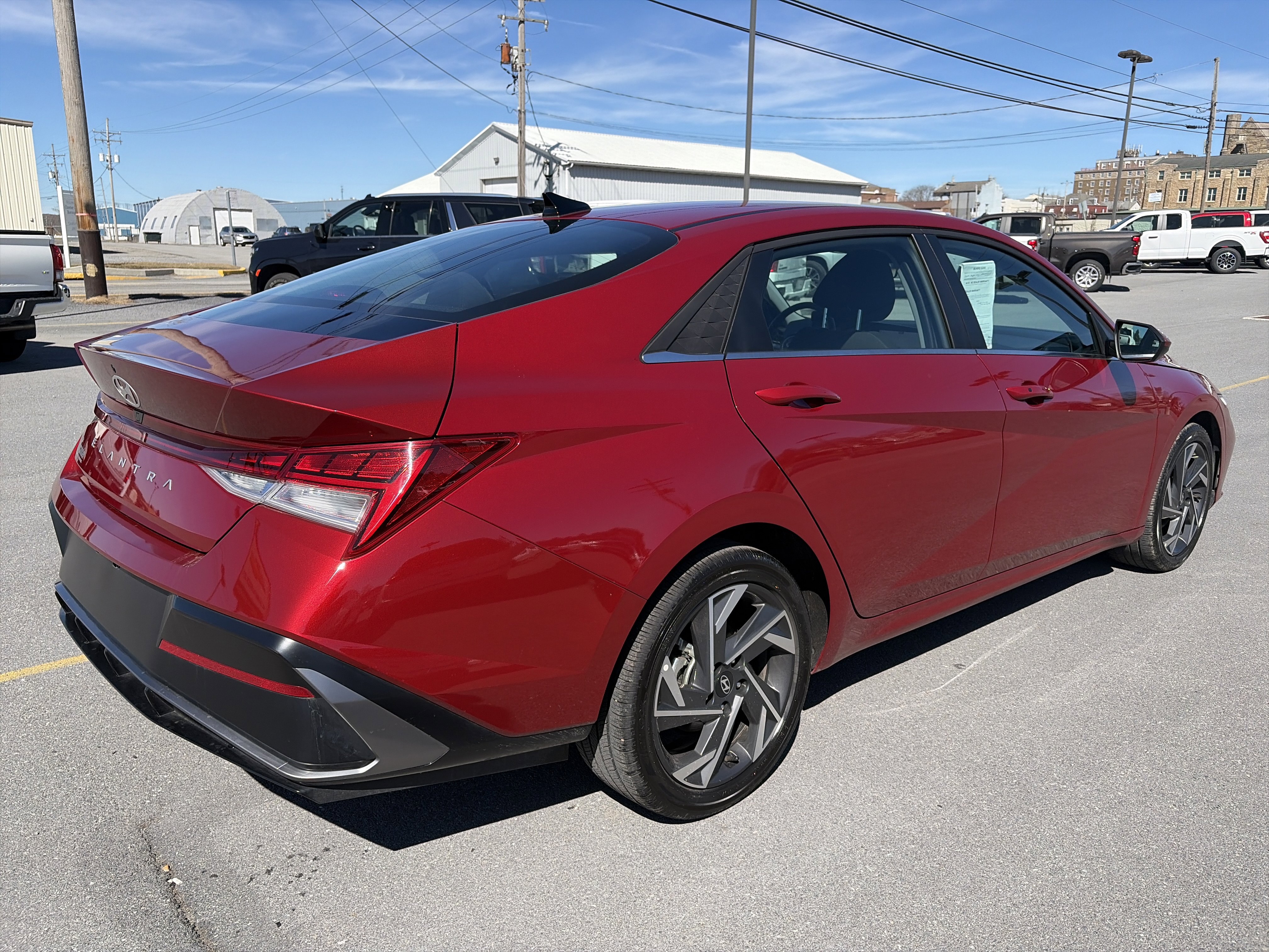 Used 2025 Hyundai Elantra SEL image 4