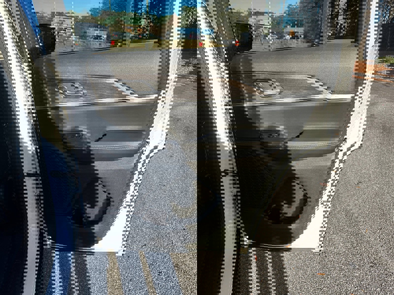 Used 2023 Jeep Grand Cherokee Limited image 20