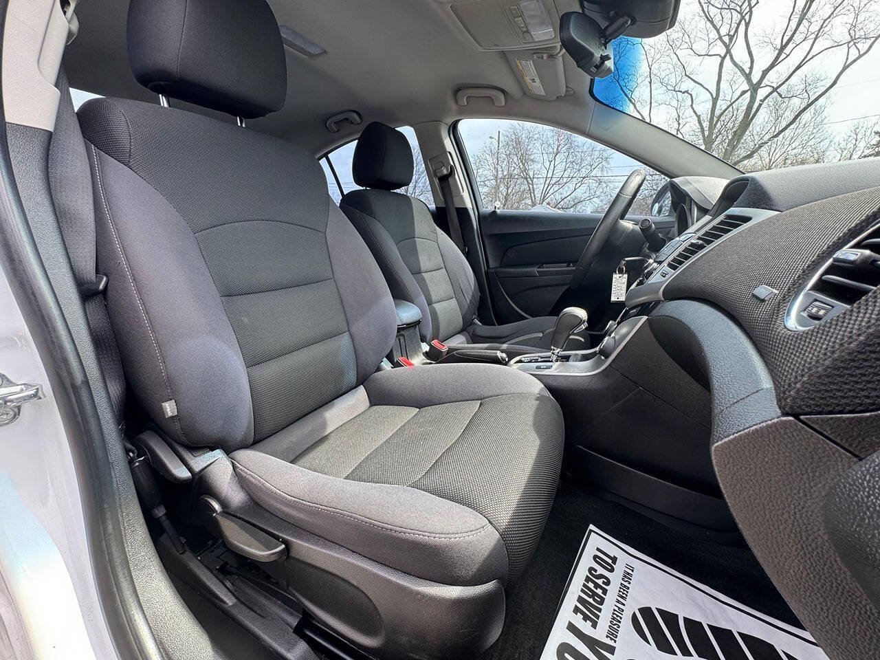 Used 2015 Chevrolet Cruze LT w/ Technology Package FWD image 12