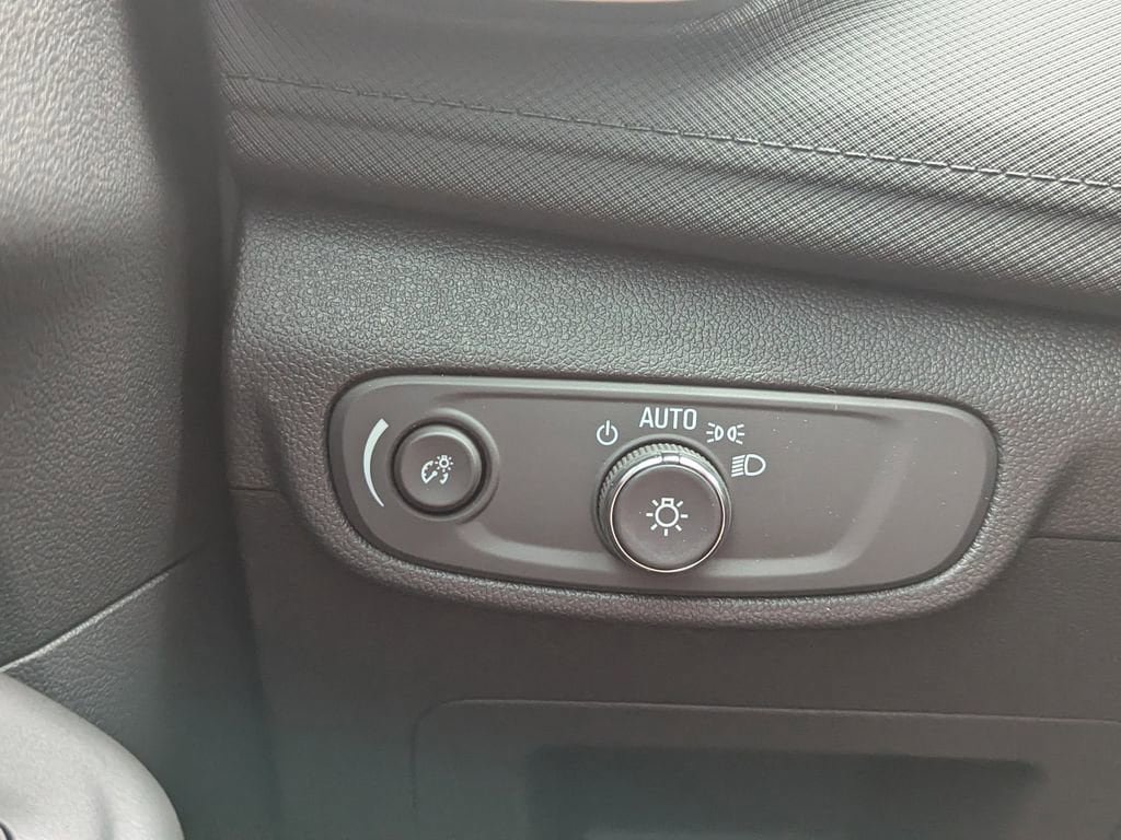 New 2026 Chevrolet TrailBlazer LT w/ LT Cold Weather Package FWD image 25