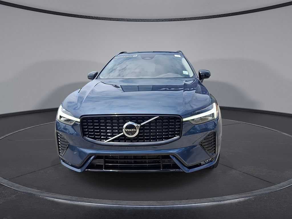 Certified 2024 Volvo XC60 B5 Plus w/ Protection Package Premier AWD/4WD image 4