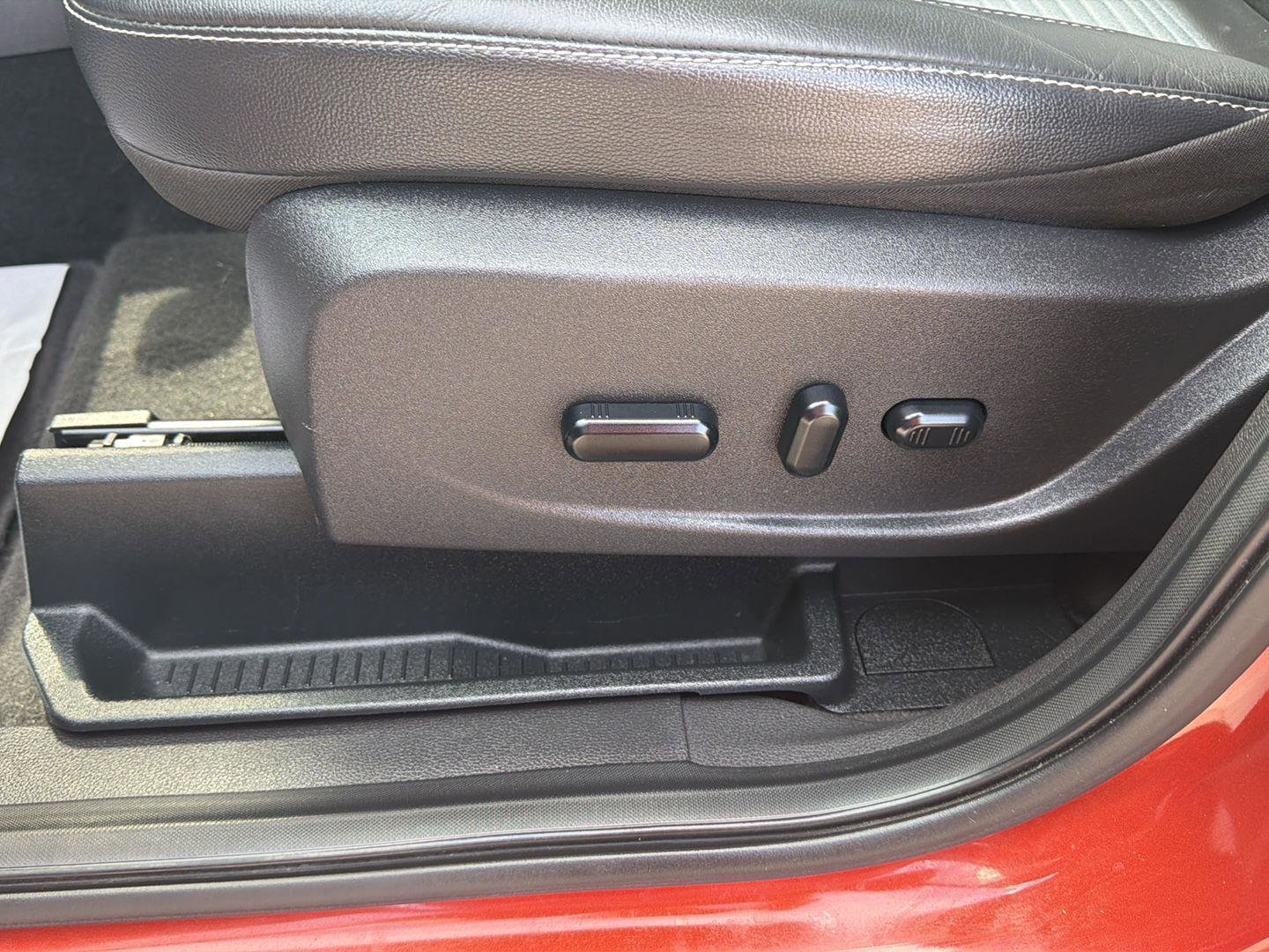 Used 2019 Ford Escape SE AWD/4WD image 10