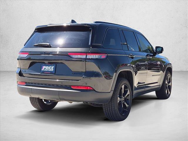 Used 2024 Jeep Grand Cherokee Limited w/ Black Appearance Package AWD/4WD image 5
