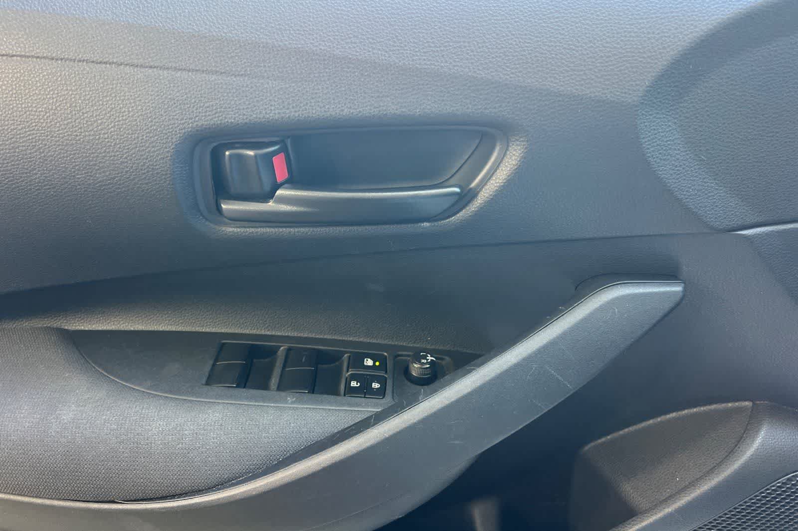 Used 2025 Toyota Corolla LE FWD image 15