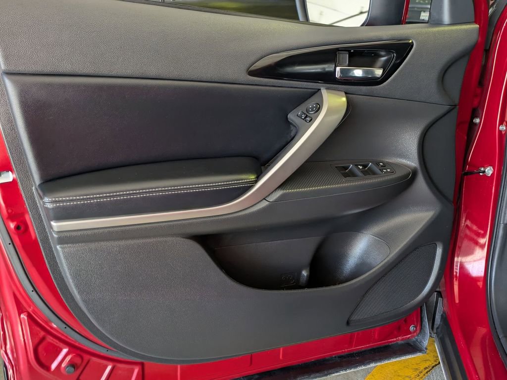 Used 2025 Mitsubishi Eclipse Cross SE AWD/4WD image 11