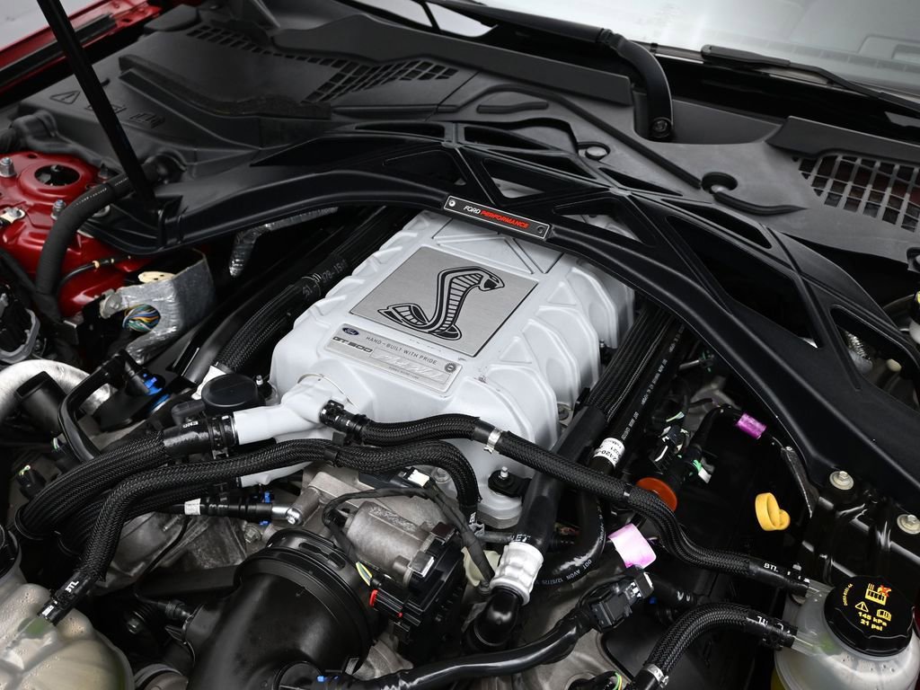 Used 2021 Ford Mustang Shelby GT500 w/ Carbon Fiber Track Pack image 25