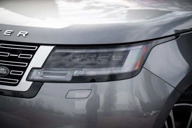Used 2023 Land Rover Range Rover Long Wheelbase Autobiography image 4