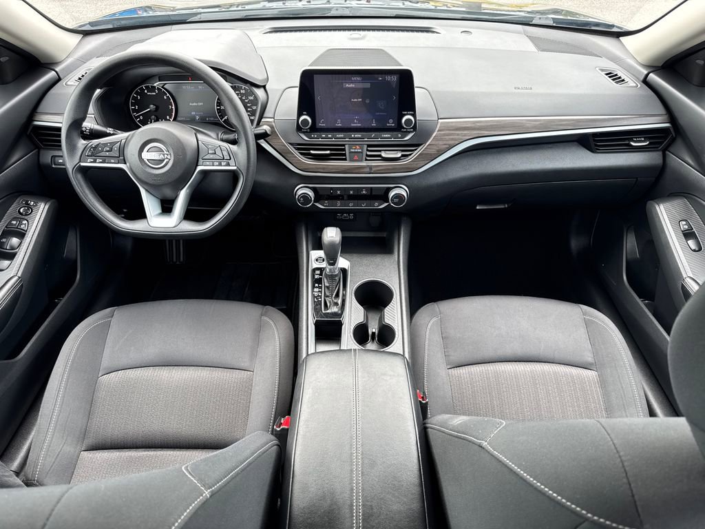 Used 2025 Nissan Altima 2.5 SV FWD image 20