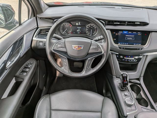 Used 2025 Cadillac XT5 Premium Luxury image 17