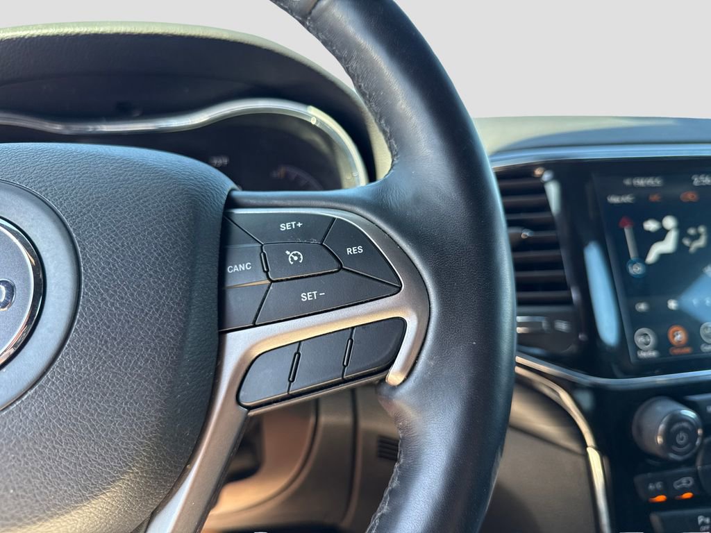 Used 2021 Jeep Grand Cherokee Laredo X AWD/4WD image 16