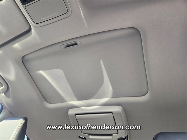 Used 2021 Honda Pilot Touring image 11