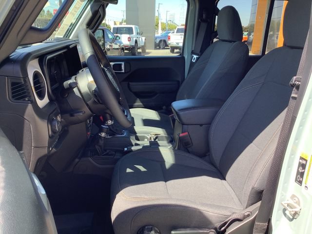 Used 2024 Jeep Wrangler Unlimited AWD/4WD image 8