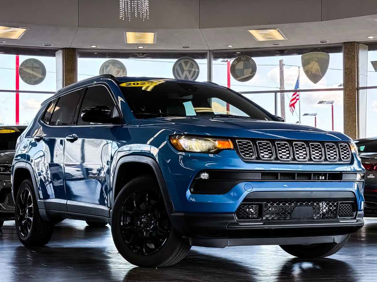 Used 2025 Jeep Compass Latitude w/ Altitude Special Edition