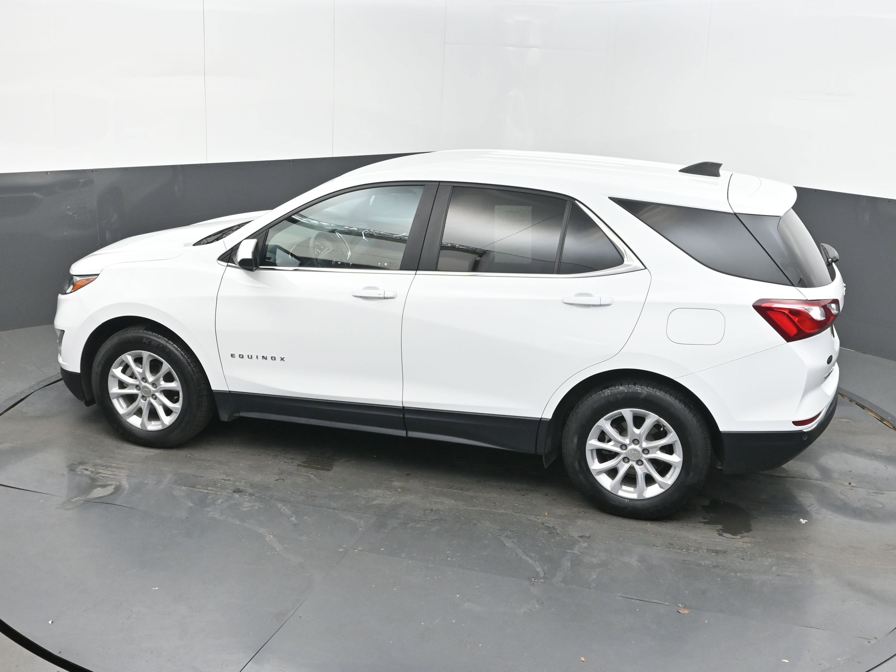 Used 2021 Chevrolet Equinox LT image 32
