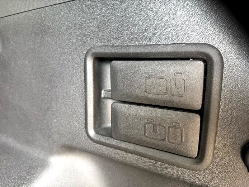 Used 2020 Chevrolet Equinox Premier image 20