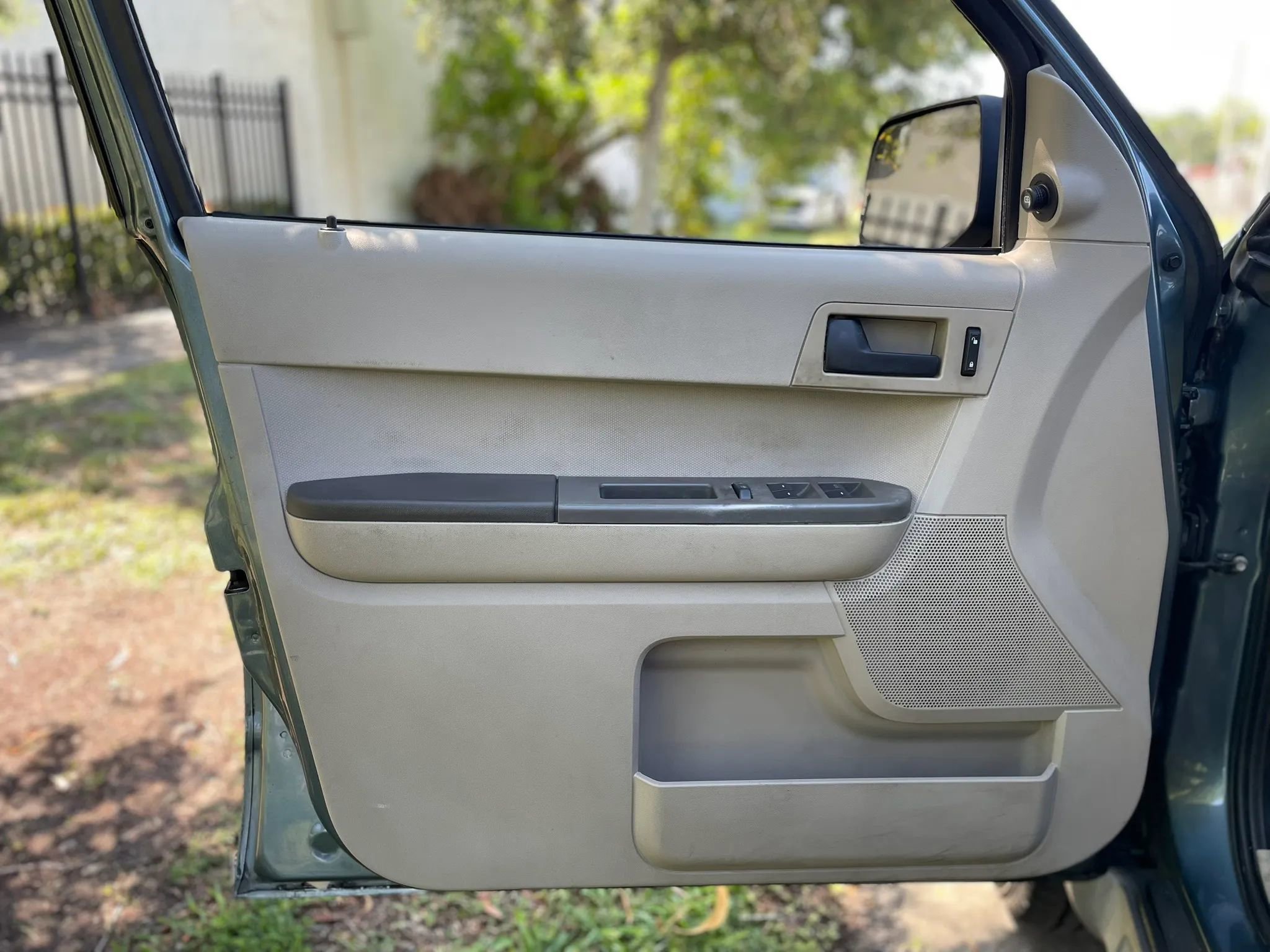 Used 2010 Ford Escape XLS FWD image 27