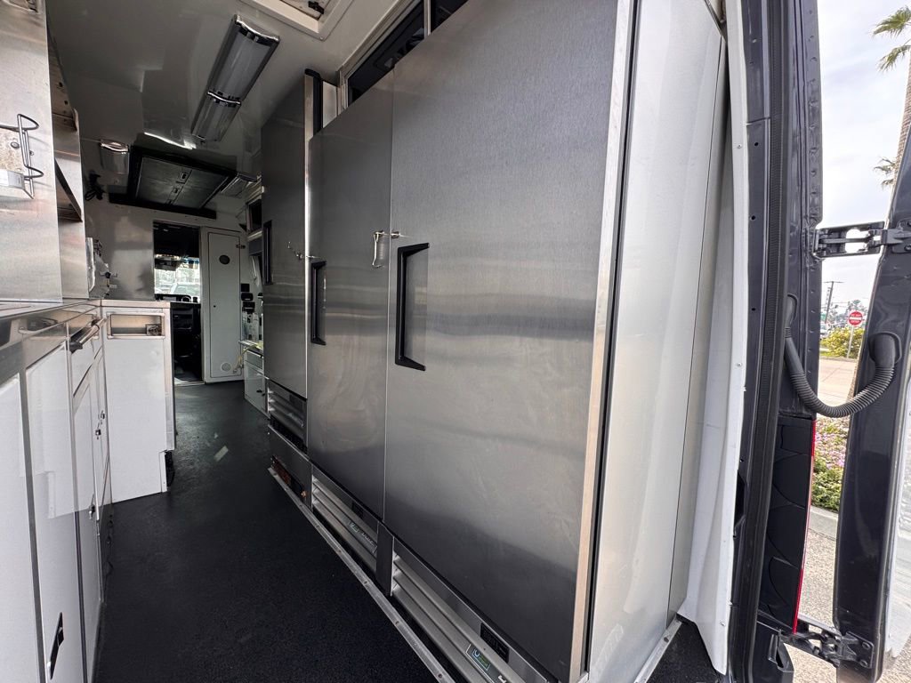 Used 2020 Mercedes-Benz Sprinter 4500 image 15