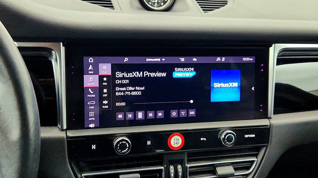 Used 2022 Porsche Macan w/ Premium Package Plus image 17