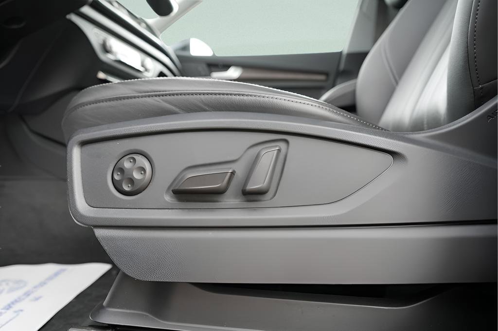 Used 2023 Audi Q5 2.0T Premium w/ Convenience Package image 27