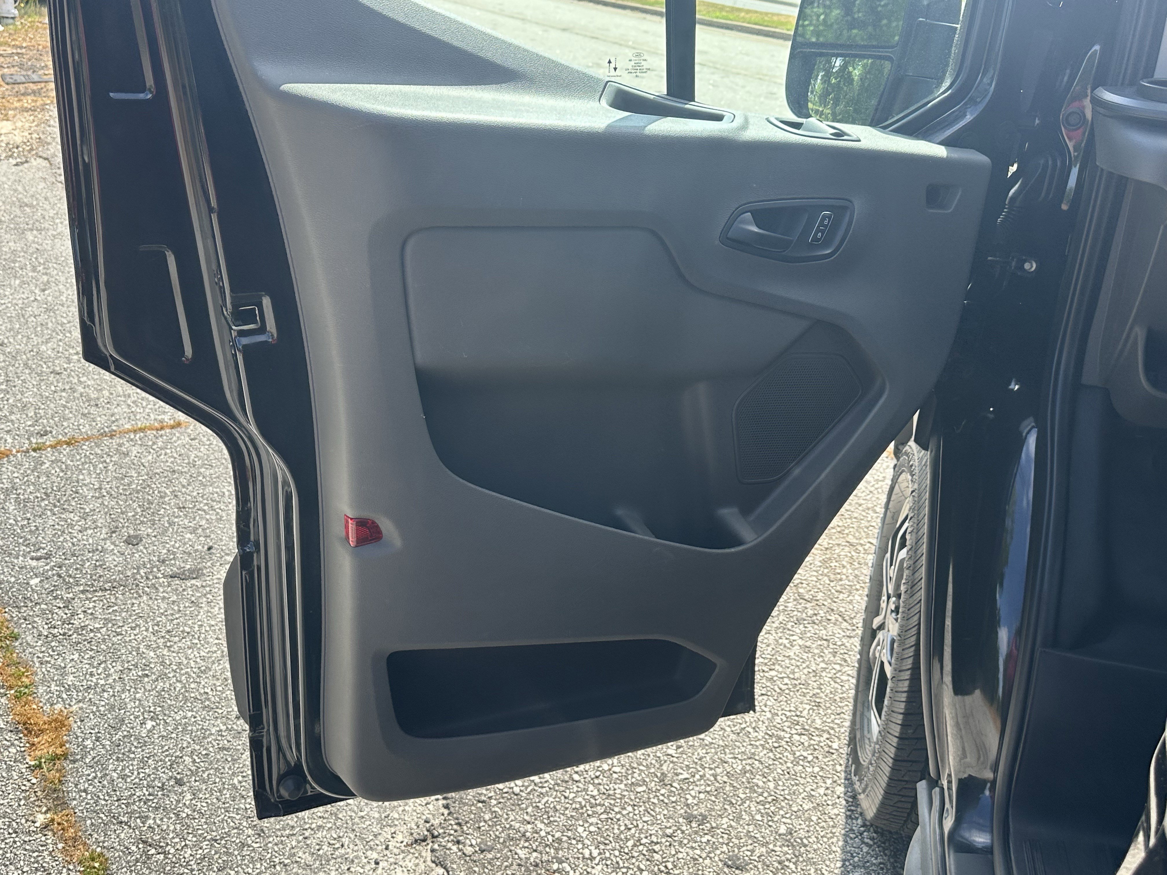 Used 2023 Ford Transit 350 XLT RWD image 13