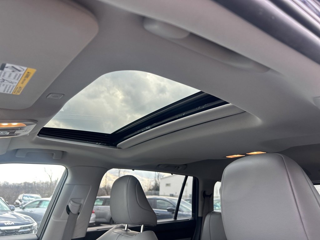 Used 2023 Toyota Highlander XLE image 13