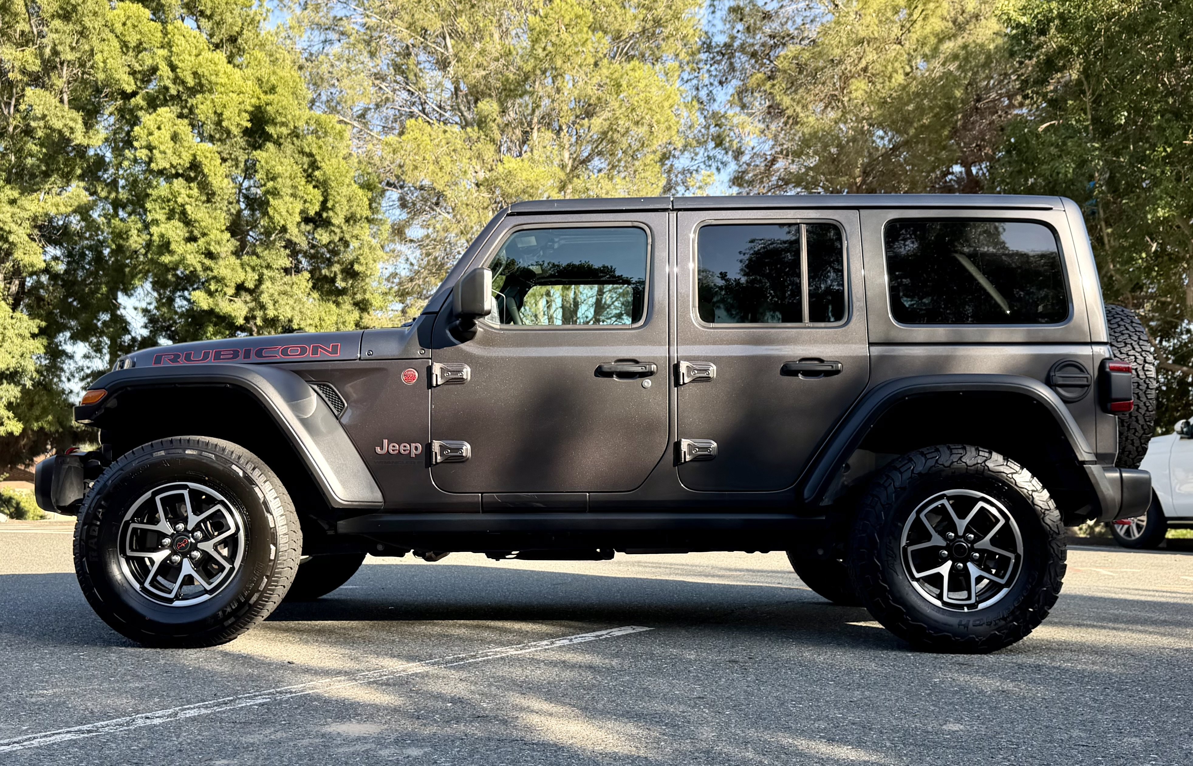 Used 2025 Jeep Wrangler Unlimited Rubicon AWD/4WD image 14