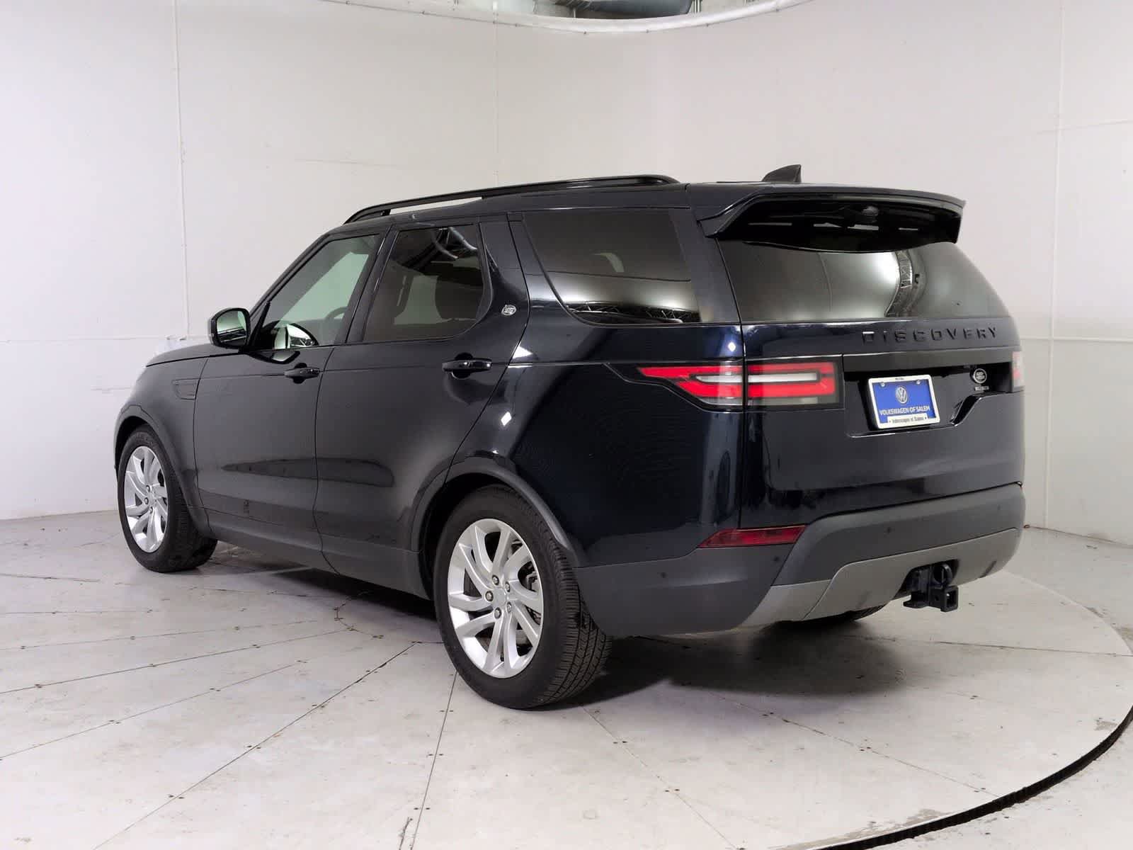 Used 2020 Land Rover Discovery HSE image 4