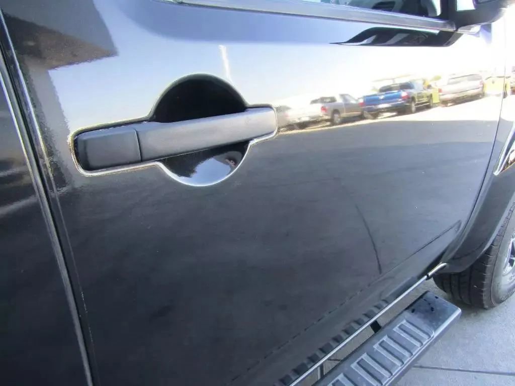 Used 2016 Nissan Frontier Desert Runner image 28