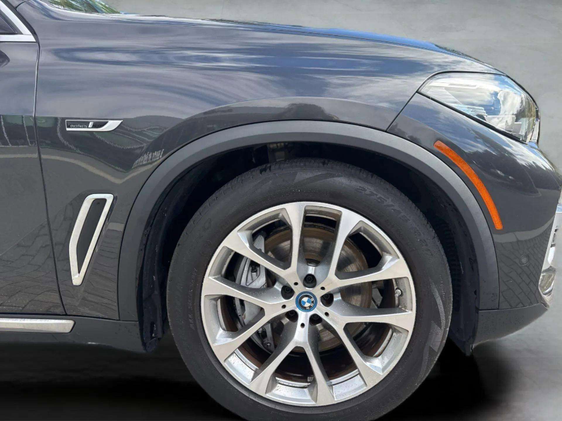 Used 2023 BMW X5 xDrive45e w/ Parking Assistance Package image 6