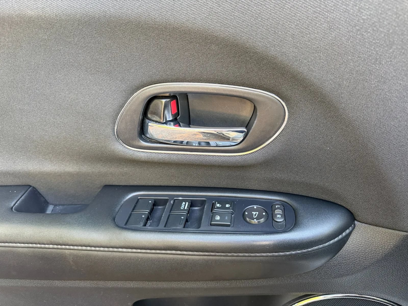 Used 2022 Honda HR-V EX image 14