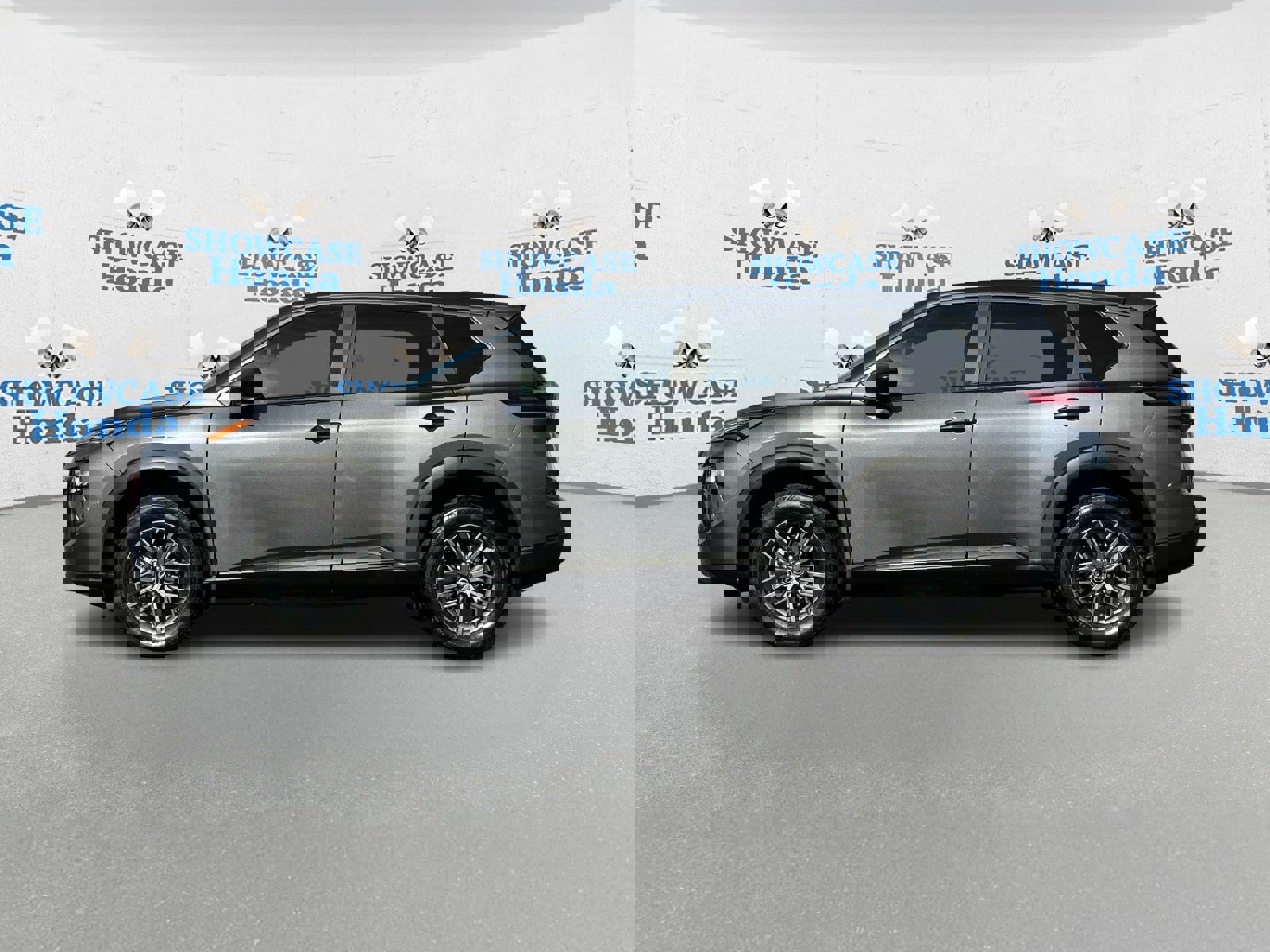 Used 2025 Nissan Rogue S image 4