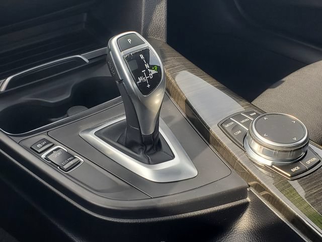 Used 2018 BMW 330i xDrive Sedan w/ Convenience Package AWD/4WD image 23