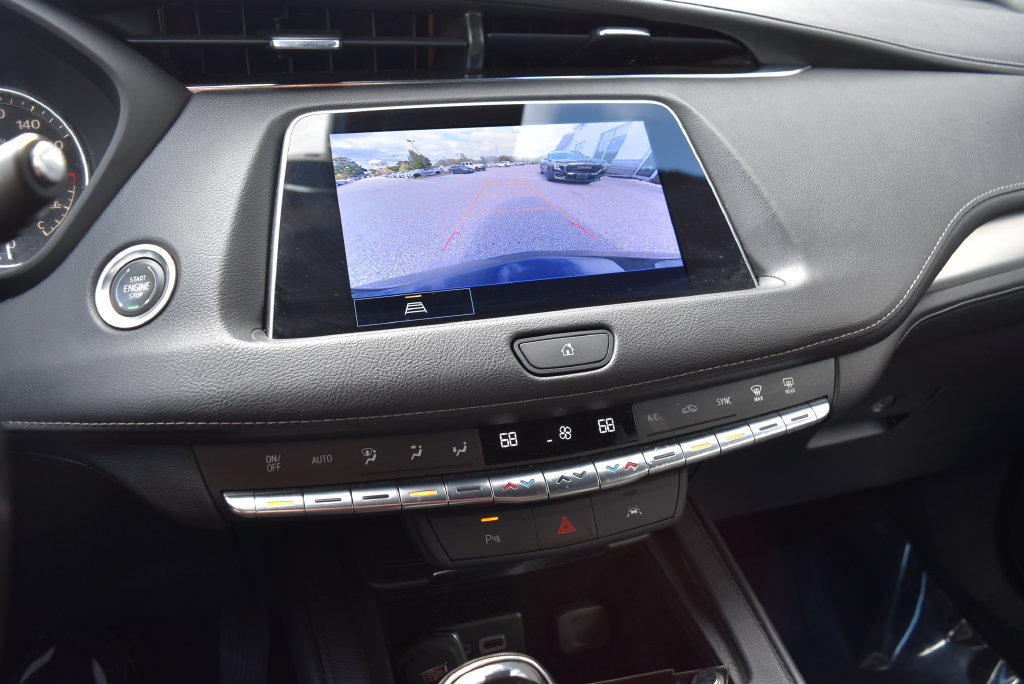 Used 2023 Cadillac XT4 Premium Luxury FWD image 16