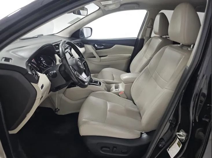 Used 2021 Nissan Rogue Sport SL FWD image 5
