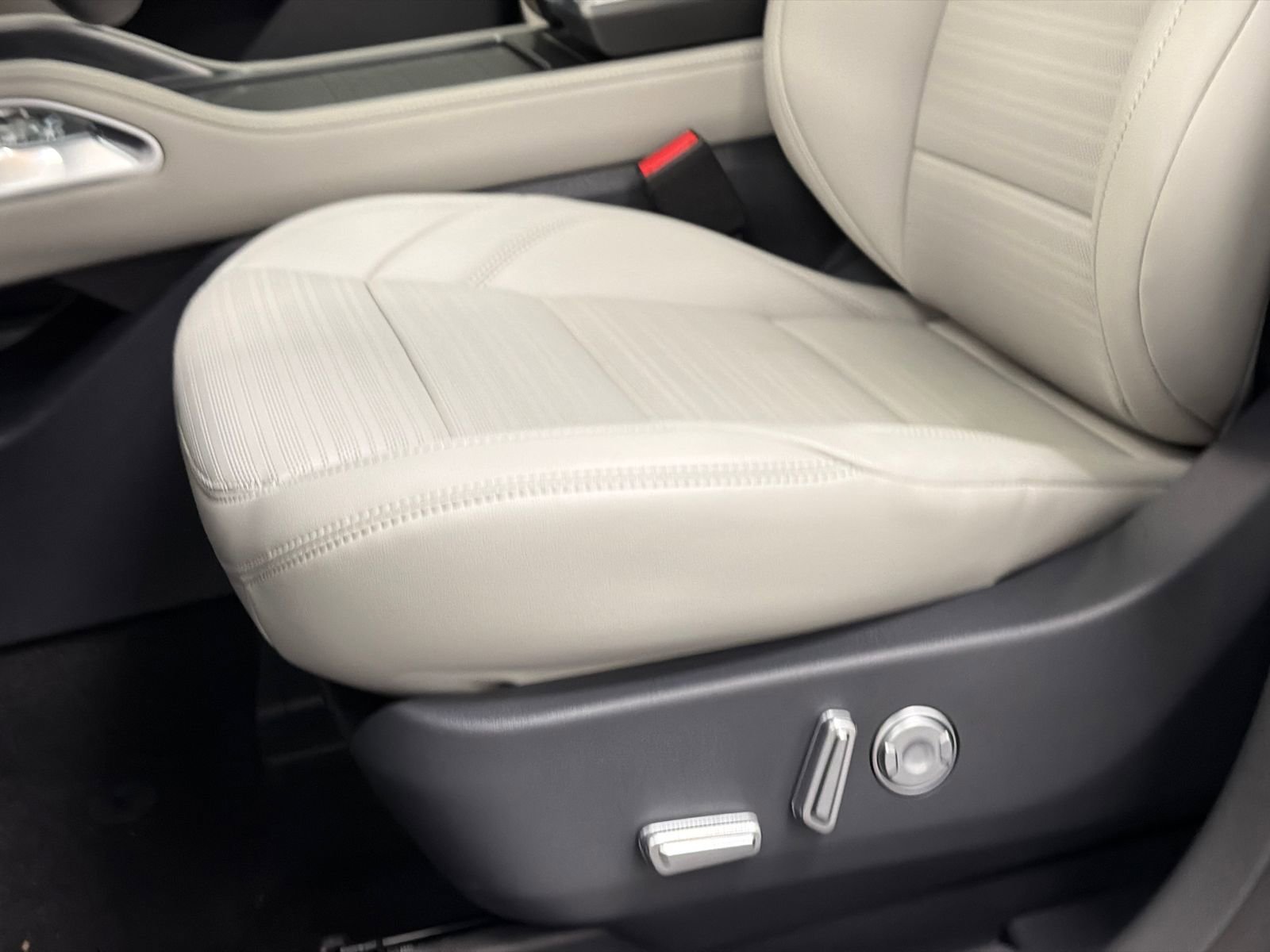 New 2026 Lincoln Nautilus Reserve AWD/4WD image 17