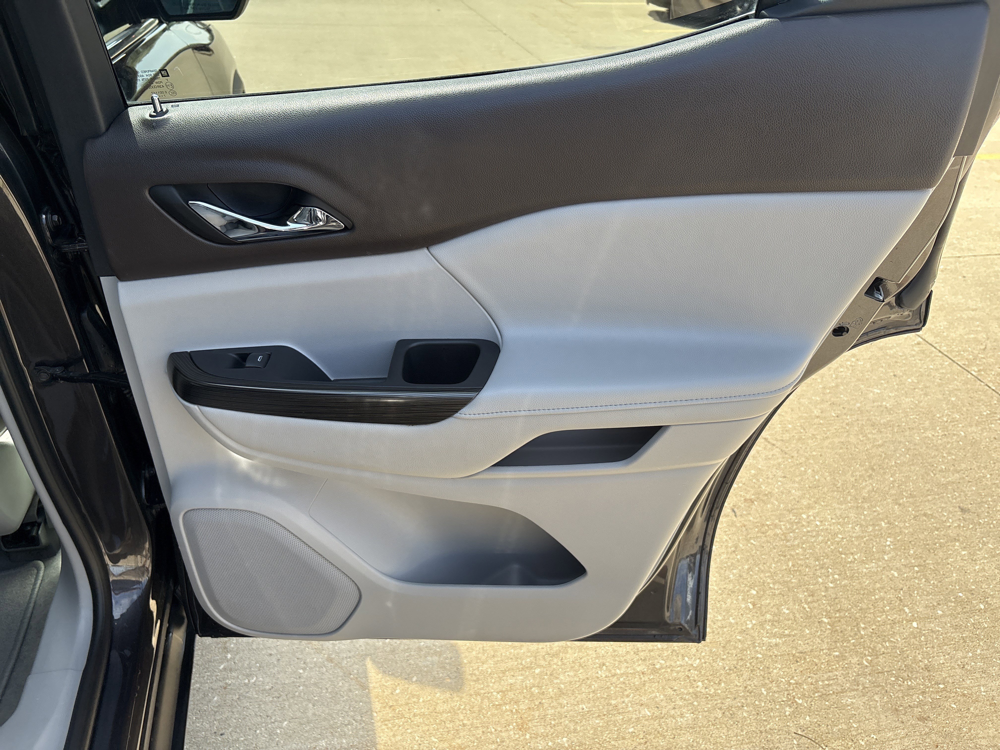 Used 2018 GMC Acadia SLT image 15