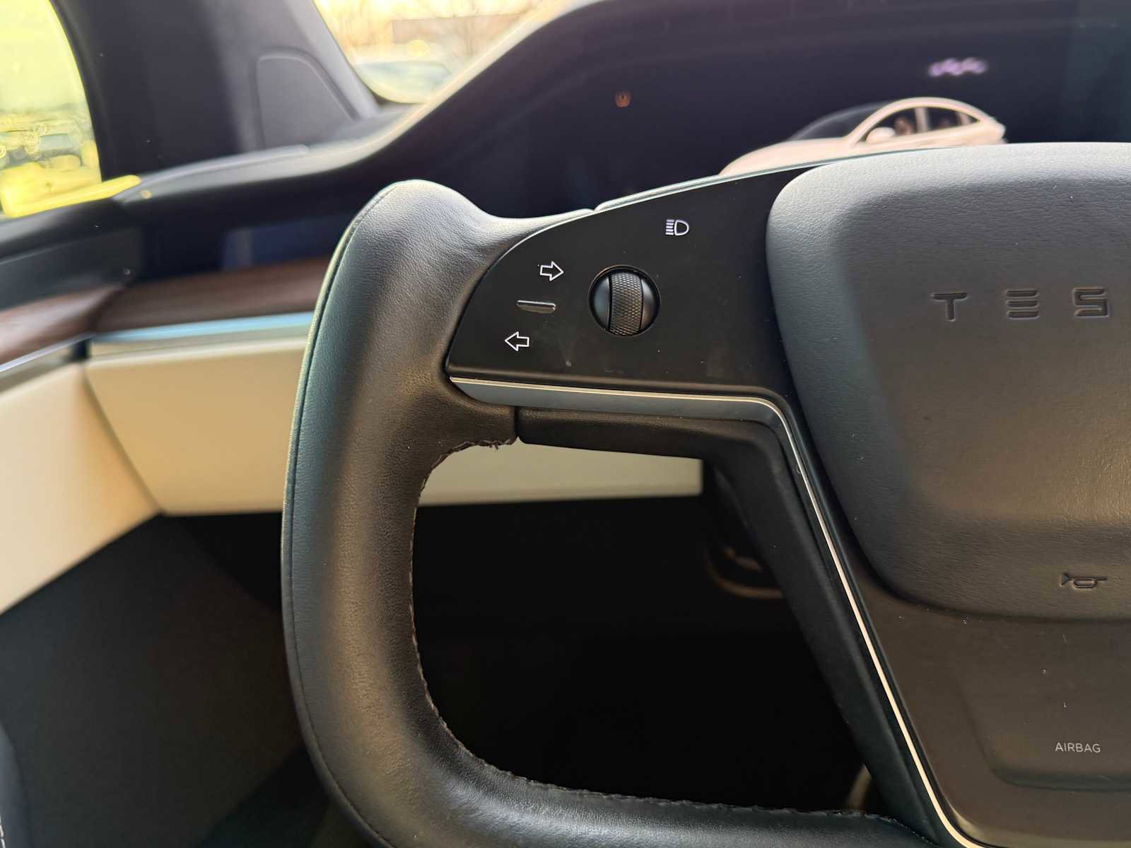 Used 2022 Tesla Model X image 24