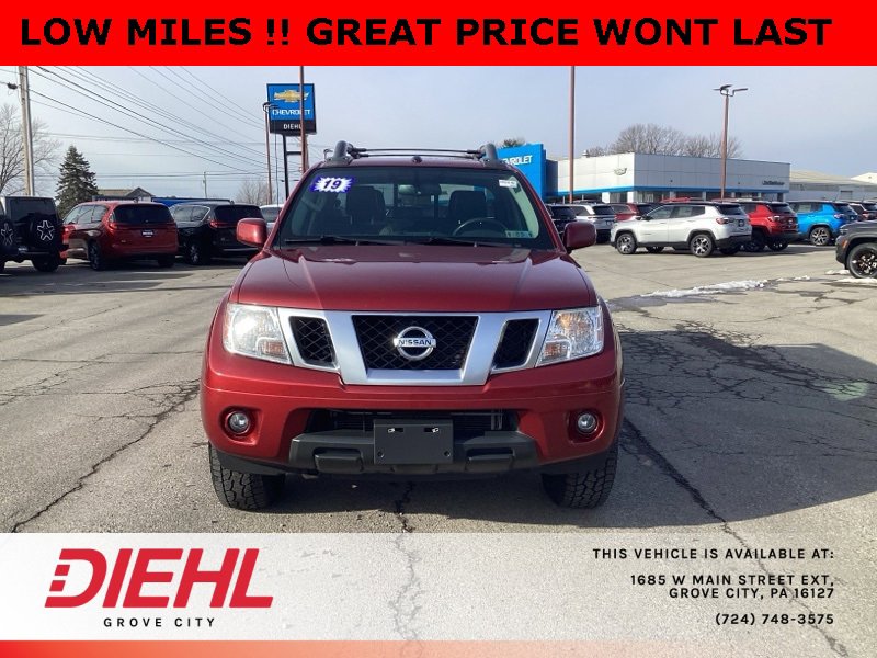 Used 2019 Nissan Frontier PRO-4X image 2