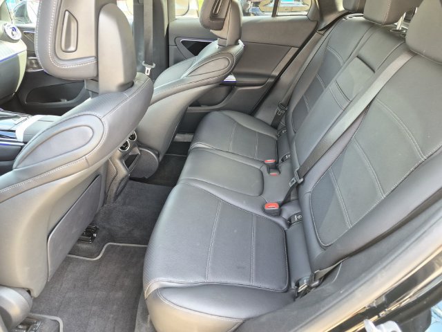 Used 2025 Mercedes-Benz GLC 350e 4MATIC image 20