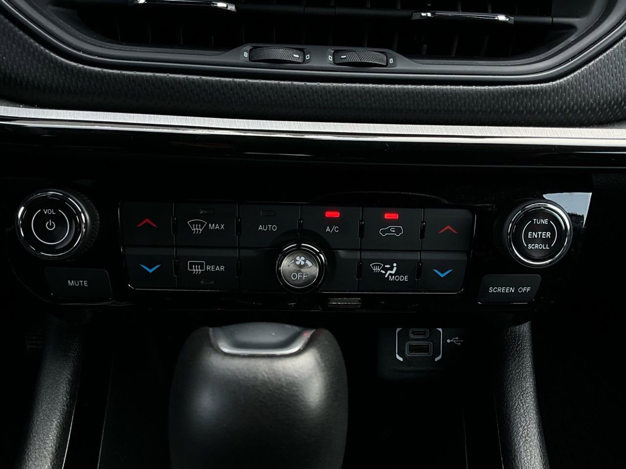 Used 2025 Jeep Compass Trailhawk w/ Trailer Tow Group image 27