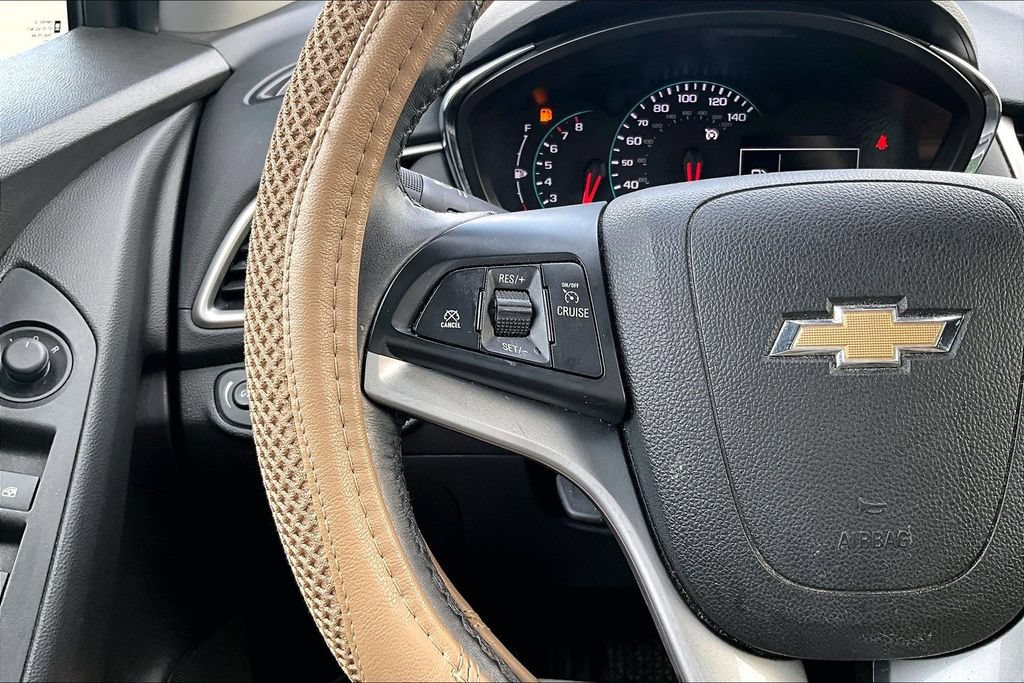 Used 2018 Chevrolet Trax LT w/ LT Convenience Package AWD/4WD image 17