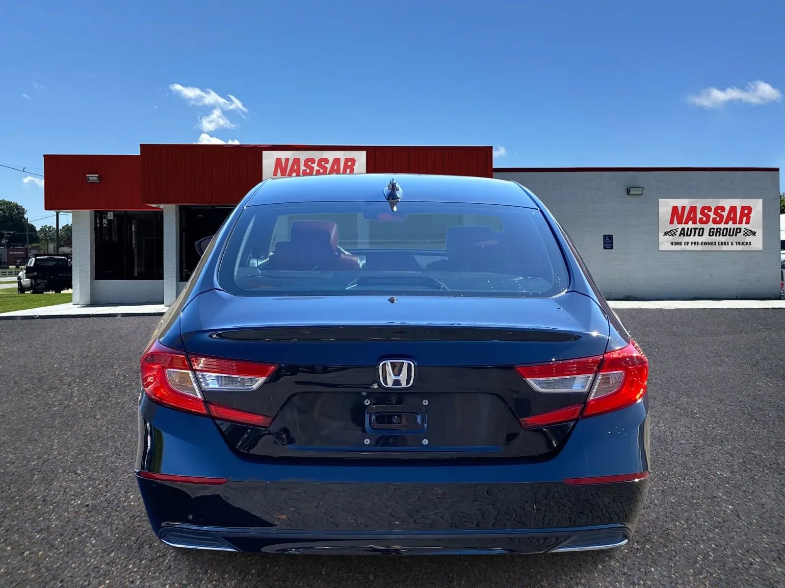 Used 2018 Honda Accord EX image 5