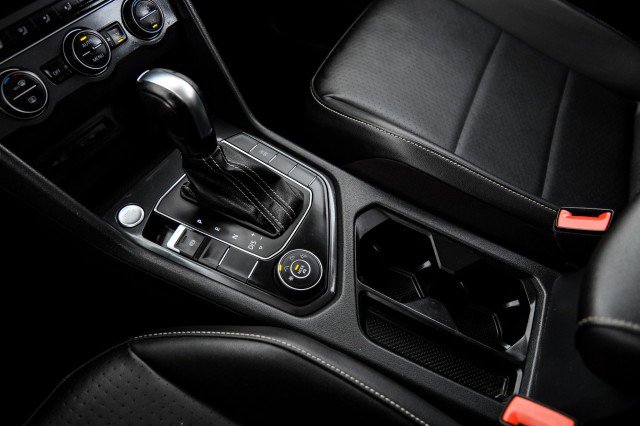 Used 2021 Volkswagen Tiguan SE R-Line image 24